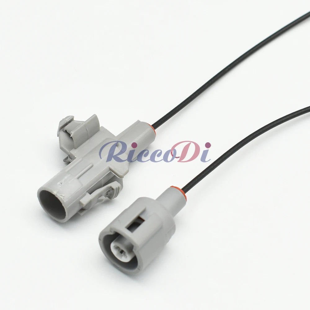 1Pin waterproof automotive connector installed in vehicle wiring harness for stable and efficient power transmission