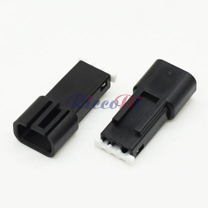 High quality black housing detail of Delphi Metri-Pack 150 3 Pin automotive connector 12047782