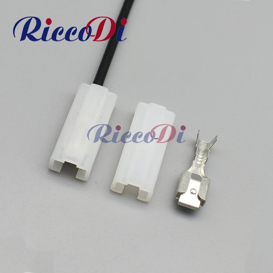 6.3mm female automotive wire connector plug with terminal for cable, fuse box, and sealed wiring applications