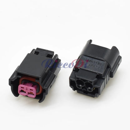 Durable plastic housing of DJ7021B 2.2mm automotive injector connector for long-term vehicle wiring reliability