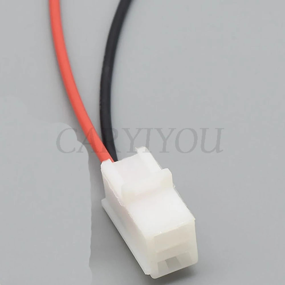 Installation demonstration of DJ7022A 7.8mm white 2P automotive connector for heavy current car wiring harness