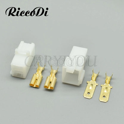 Durable plastic housing of DJ7022A 7.8mm automotive connector for heavy current 2P car wiring