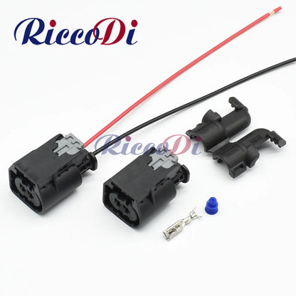 Front view of 3.5mm 2 pin male and female automotive wiring connector plug