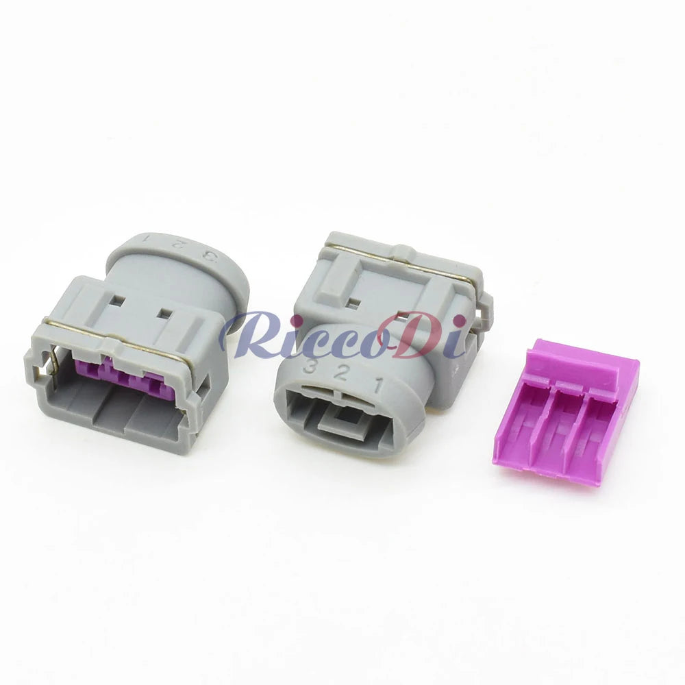 DJ7031C-3.5-21 3 Pin Auto Connector integrated into automotive wiring harness with wires