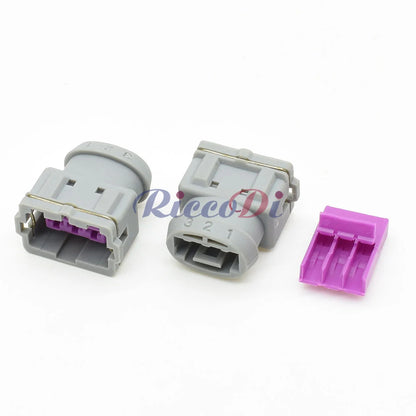 DJ7031C-3.5-21 3 Pin Auto Connector integrated into automotive wiring harness with wires