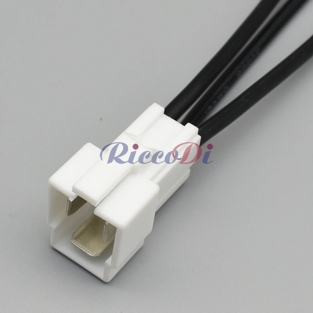 Wiring harness connection example using DJ7031YA 7.8mm Series 3 Pin connector
