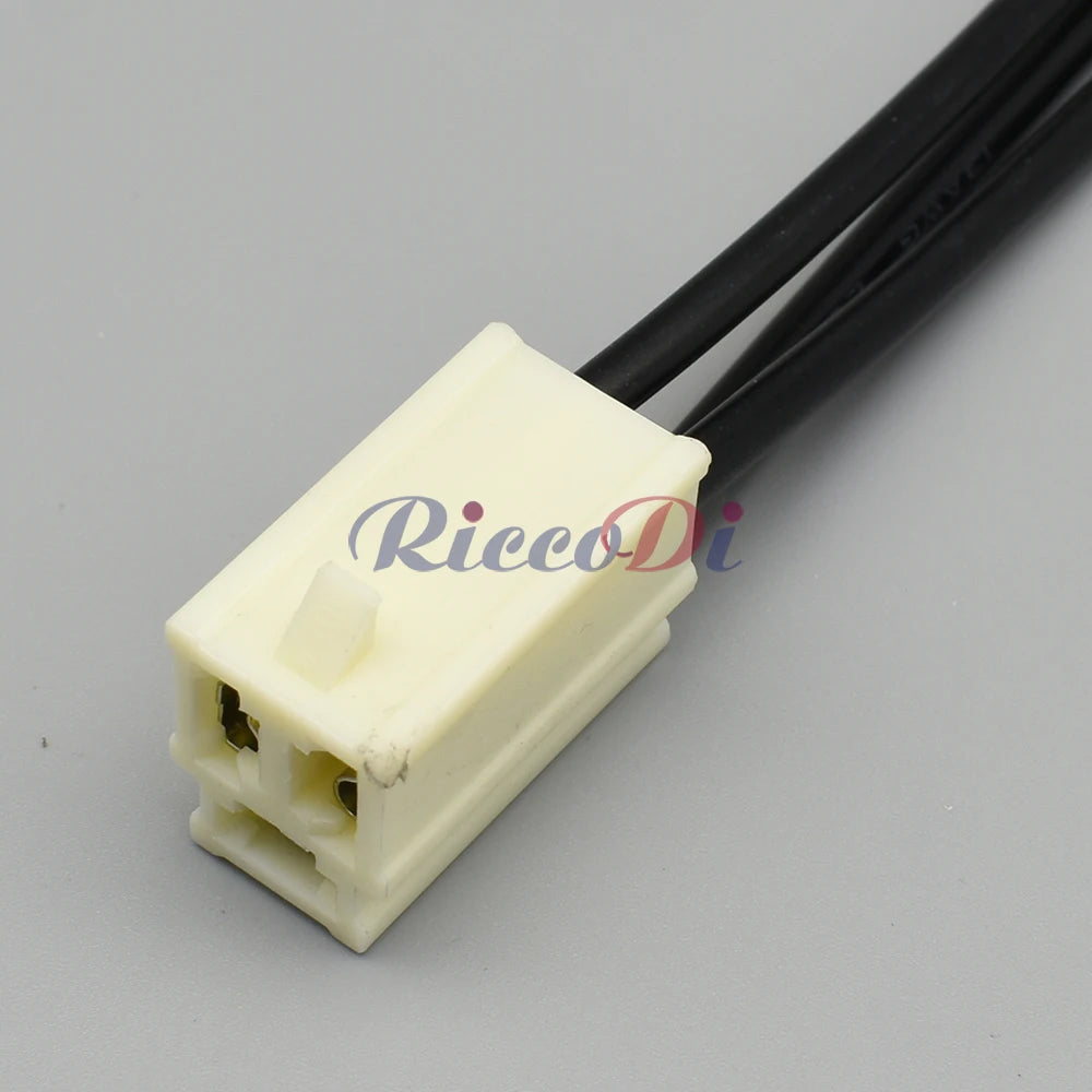 High current terminals close-up for DJ7031YA-7.8-21 automotive connector