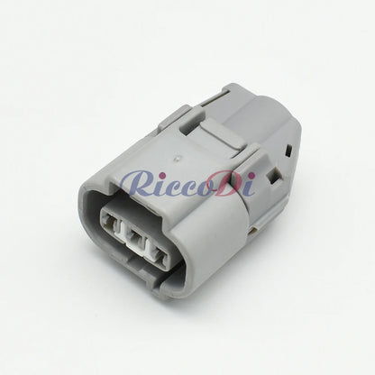 Detailed view of plastic housing and cable of DJ7037FA-2.2-21 3-Pin automotive speed sensor connector
