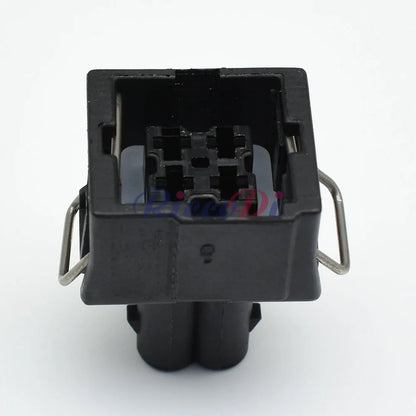 Waterproof housing of DJ7044B-3.5-21 4 Pin Tyco AMP automotive connector plug for air conditioning pressure switch VW Audi