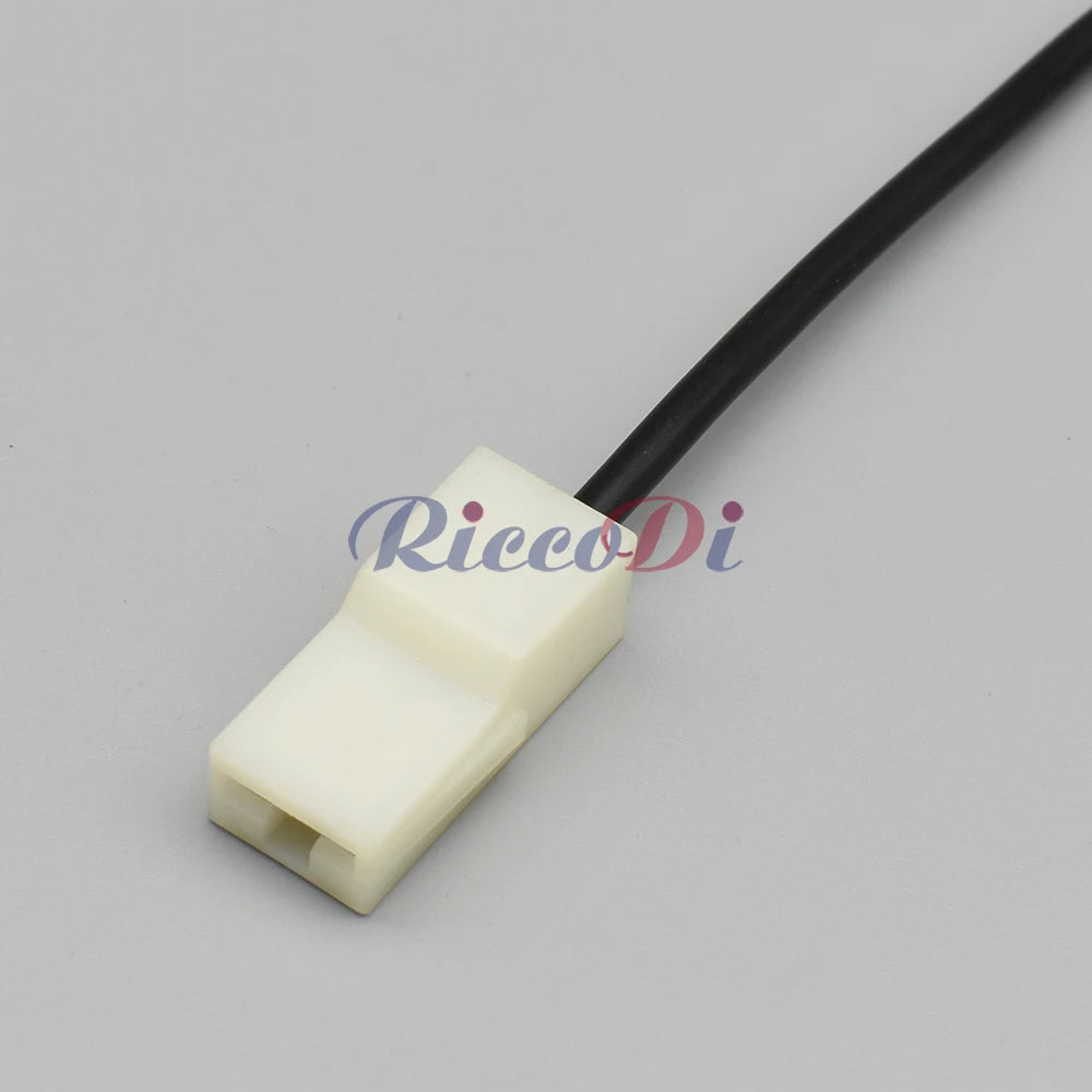Durable 1 pin automotive connector engineered for high current applications and long-term vehicle wiring performance