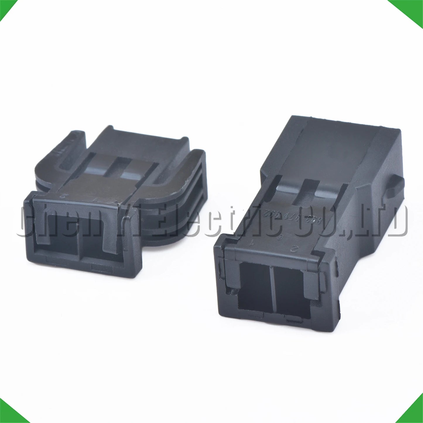 Durable automotive door light connector plug