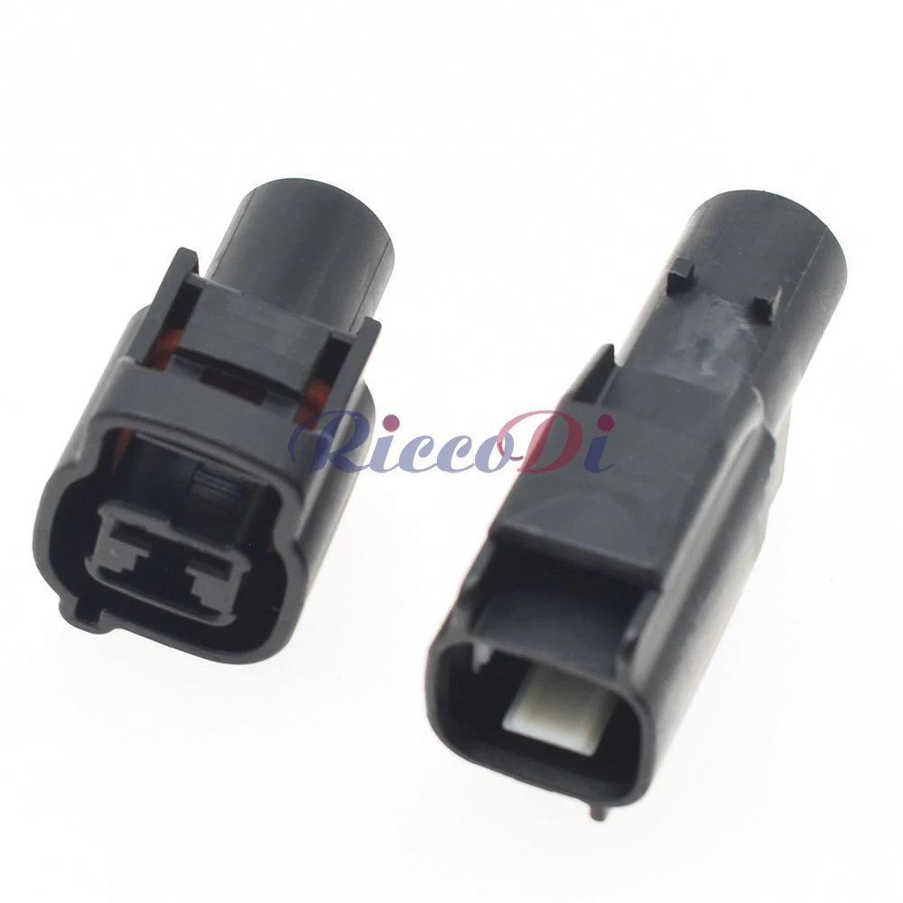 Durable waterproof 7.8mm automotive connector designed for reliable high current vehicle wiring applications