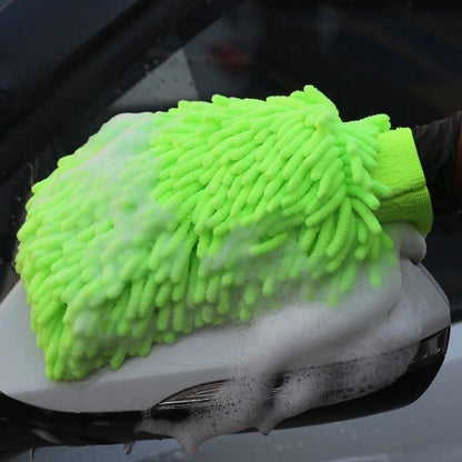 Microfiber gloves for electric bicycle cleaning