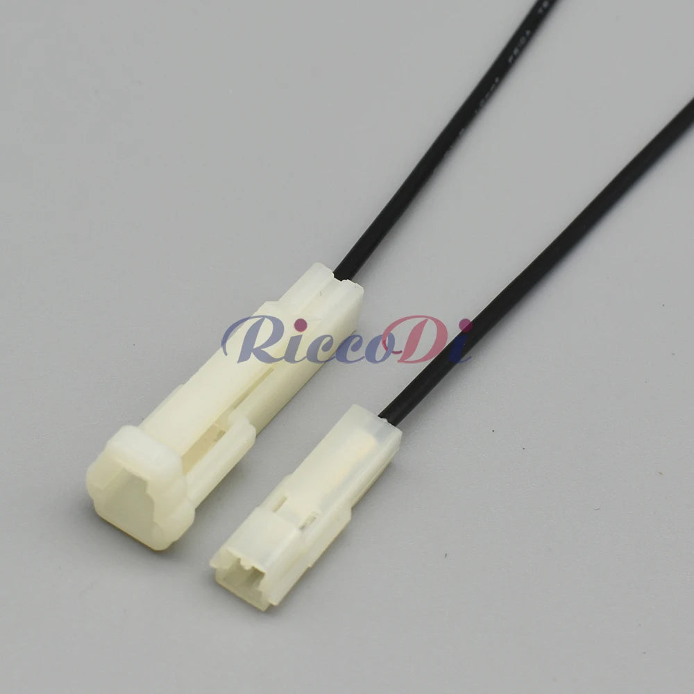 Automotive 1 pin plastic connector integrated into electric cable wiring harness for stable and reliable connection