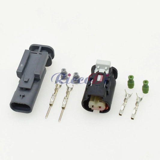 Close-up of electrical connector terminals ensuring secure and stable connection in vehicles