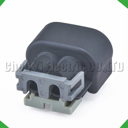 Fan sensor wire harness connector installation for automotive cooling system
