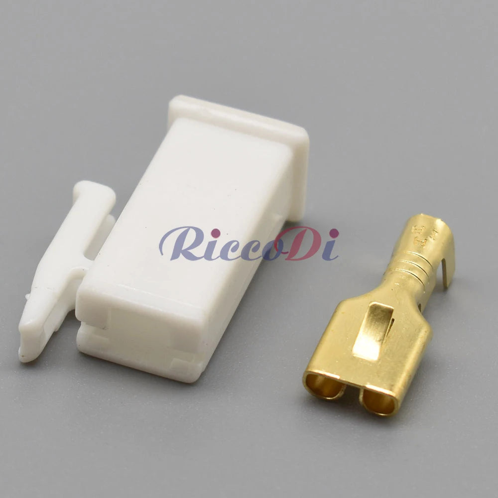 Demonstration of 1 Pin female automotive connector being inserted with terminal for secure electrical connection