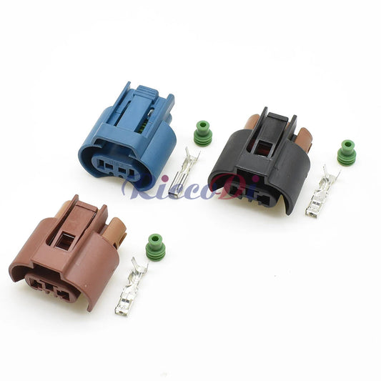 fog lamp plug connector designed for reliable and waterproof automotive wiring