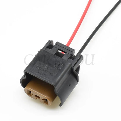 Installation demonstration of 2 pin fog light wiring harness connector 3D0 941 165A for VW Audi Passat