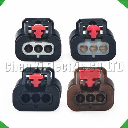 Automotive connector plug compatible with Ford and Land Rover