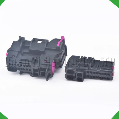 Waterproof front door connector plug with wire harness for automotive use