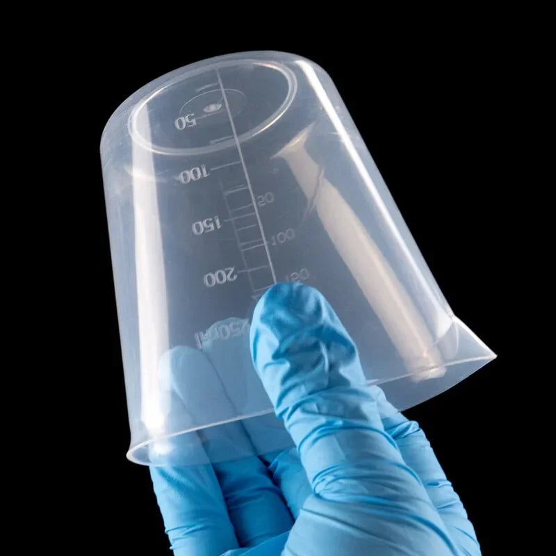Graduated scale beaker cup for accurate measurement