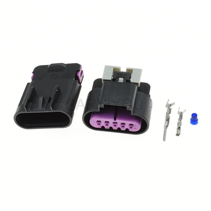 GT 150 automotive male female connector interface for vehicle wiring