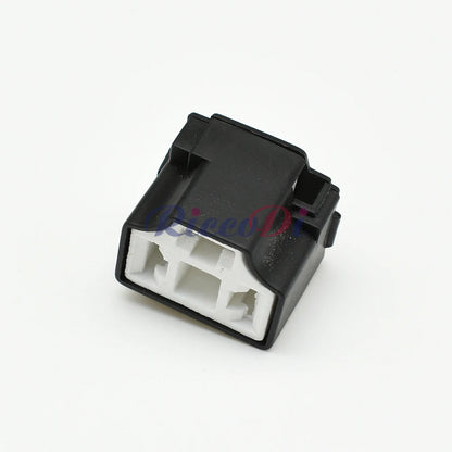 H4 ceramic automotive headlight lamp holder connector installed on VW Santana vehicle