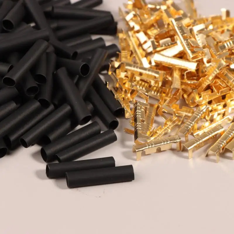 Electrical wire connectors kit with heat shrink tube and crimp terminals