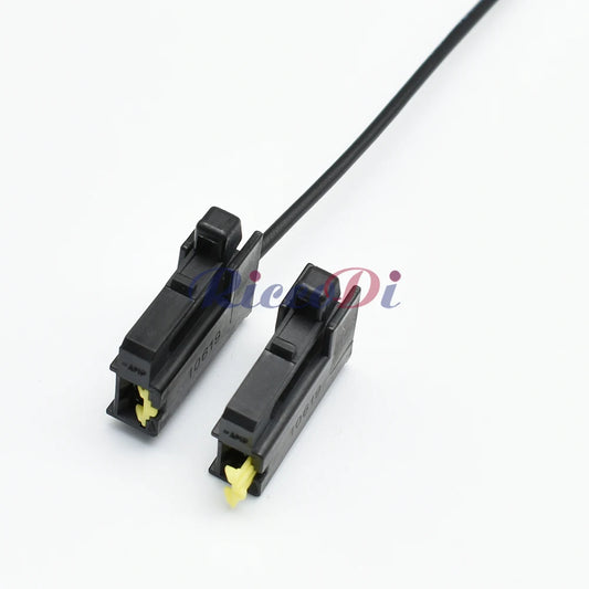 High current automotive power terminal connector detail designed for starter wiring systems