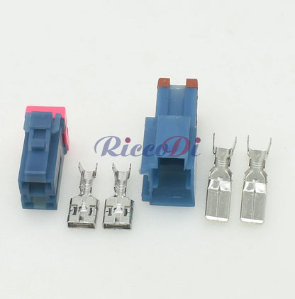 High power high current automotive plug attached to cable harness for stable and durable electrical connections