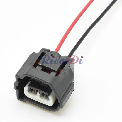 High reliability automotive female socket housing for long term vehicle electrical systems