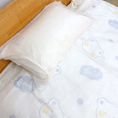 Disposable non-woven bedding set for hotel and travel anti-dirty protection