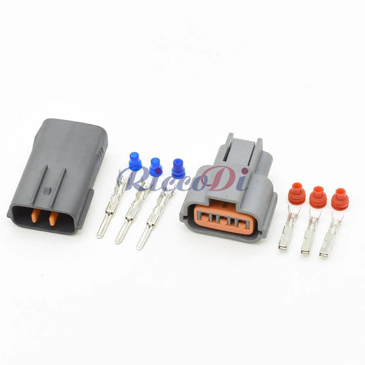 Close-up of 3-Pin terminals in PU465-03127 PU475-03900 high-voltage ignition coil waterproof connector for Mitsubishi