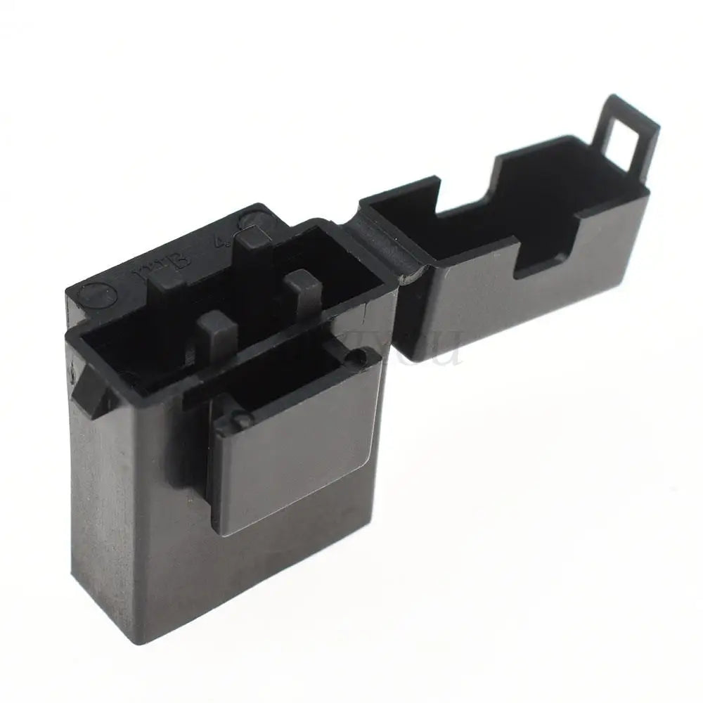 compact automotive fuse holder with terminal for vehicle insurance and electrical protection