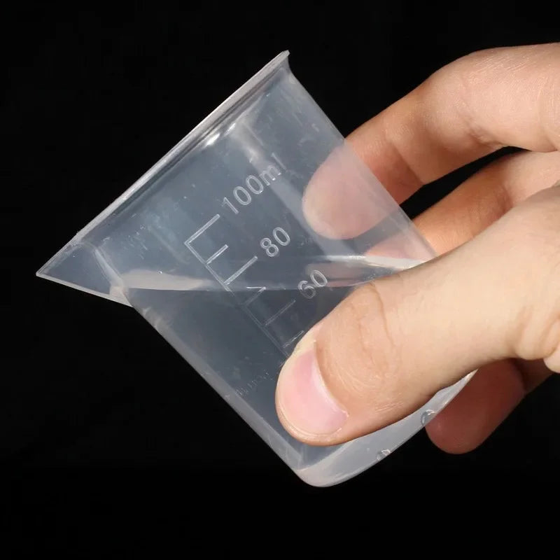 Measuring cup for kitchen baking and liquid use
