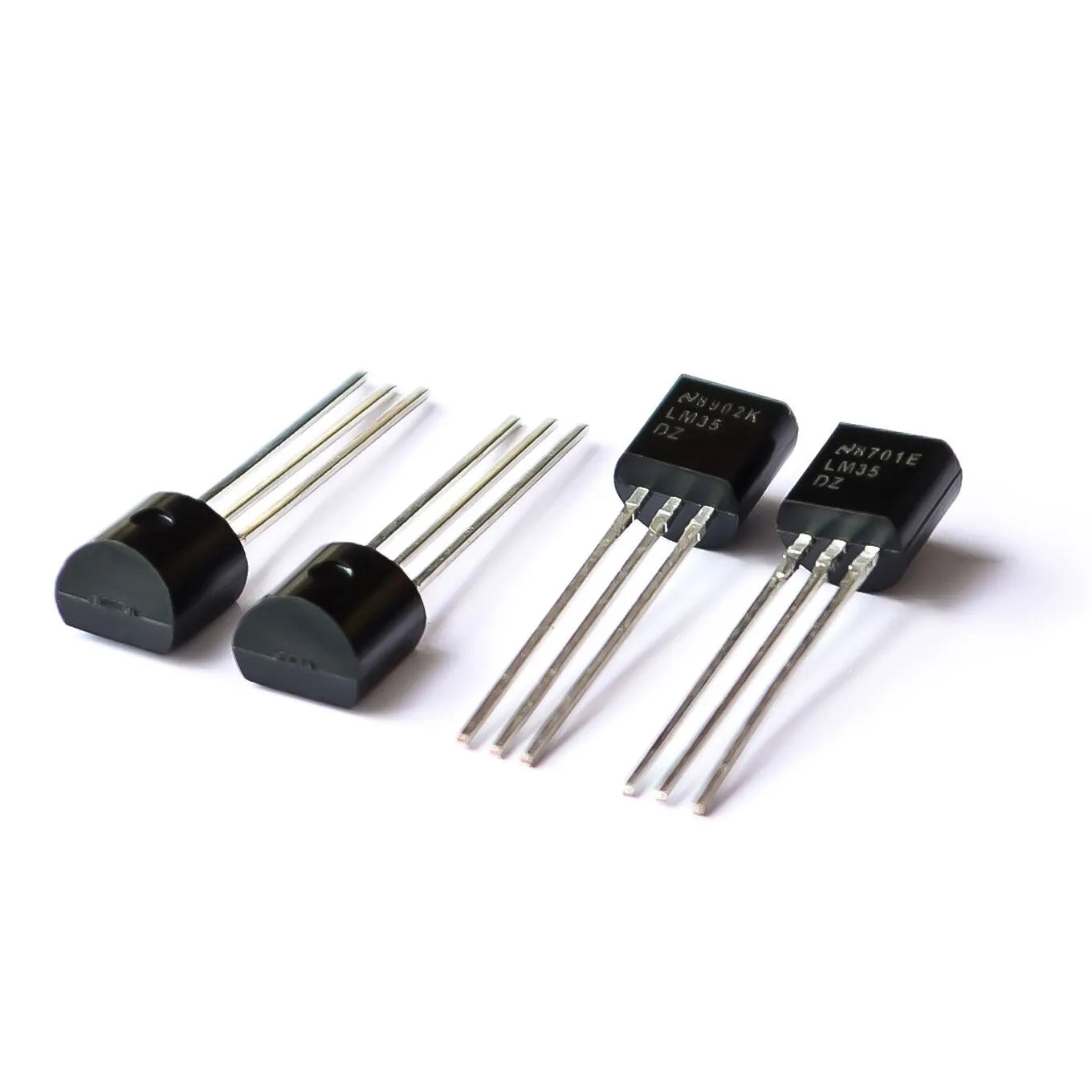 LM35DZ TO-92 precision centigrade temperature sensor, LM35D series, ideal for accurate temperature measurement and DIY electronics projects