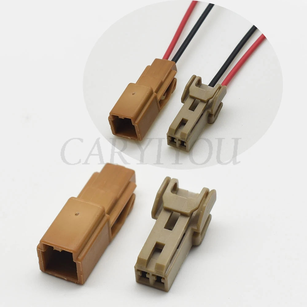 Application of male and female automotive wiring harness connector in vehicle electrical systems