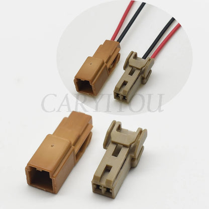 Application of male and female automotive wiring harness connector in vehicle electrical systems