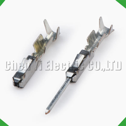 Male female crimp pins for wire harness plug