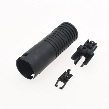 Male plug connector with secure locking mechanism for stable electrical contact under vibration