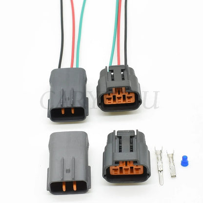 Detailed view of wiring harness cable and plastic housing of 3-Pin DL 090 waterproof sensor connector 6195-0009 6195-0012