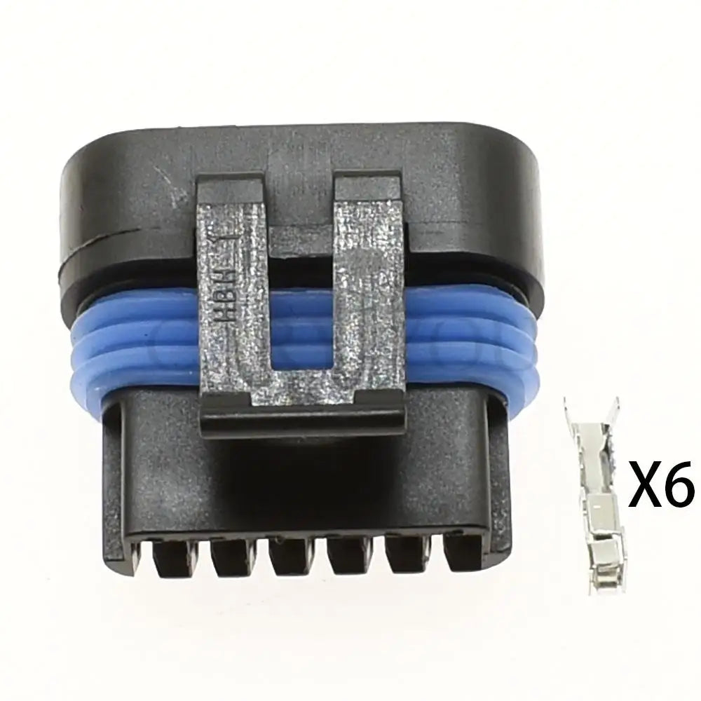 Metri-Pack 6 pin connector locking structure and terminal design