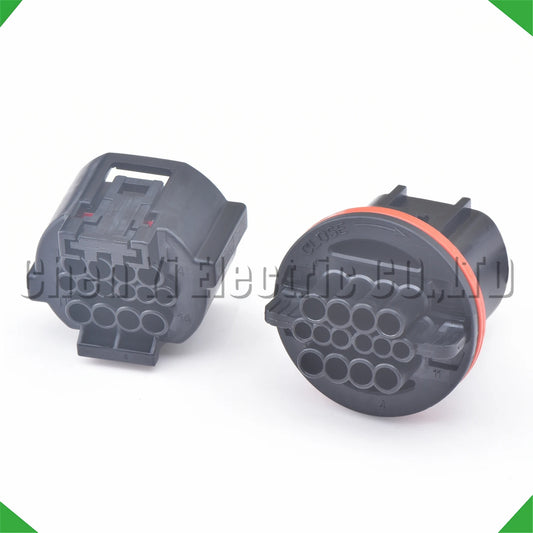 MG656862-5 headlamp wire harness connector