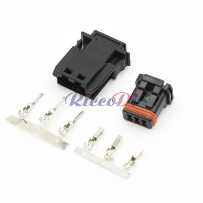 Close-up of MX19A003S51 3 pin rear view mirror sensor connector terminals