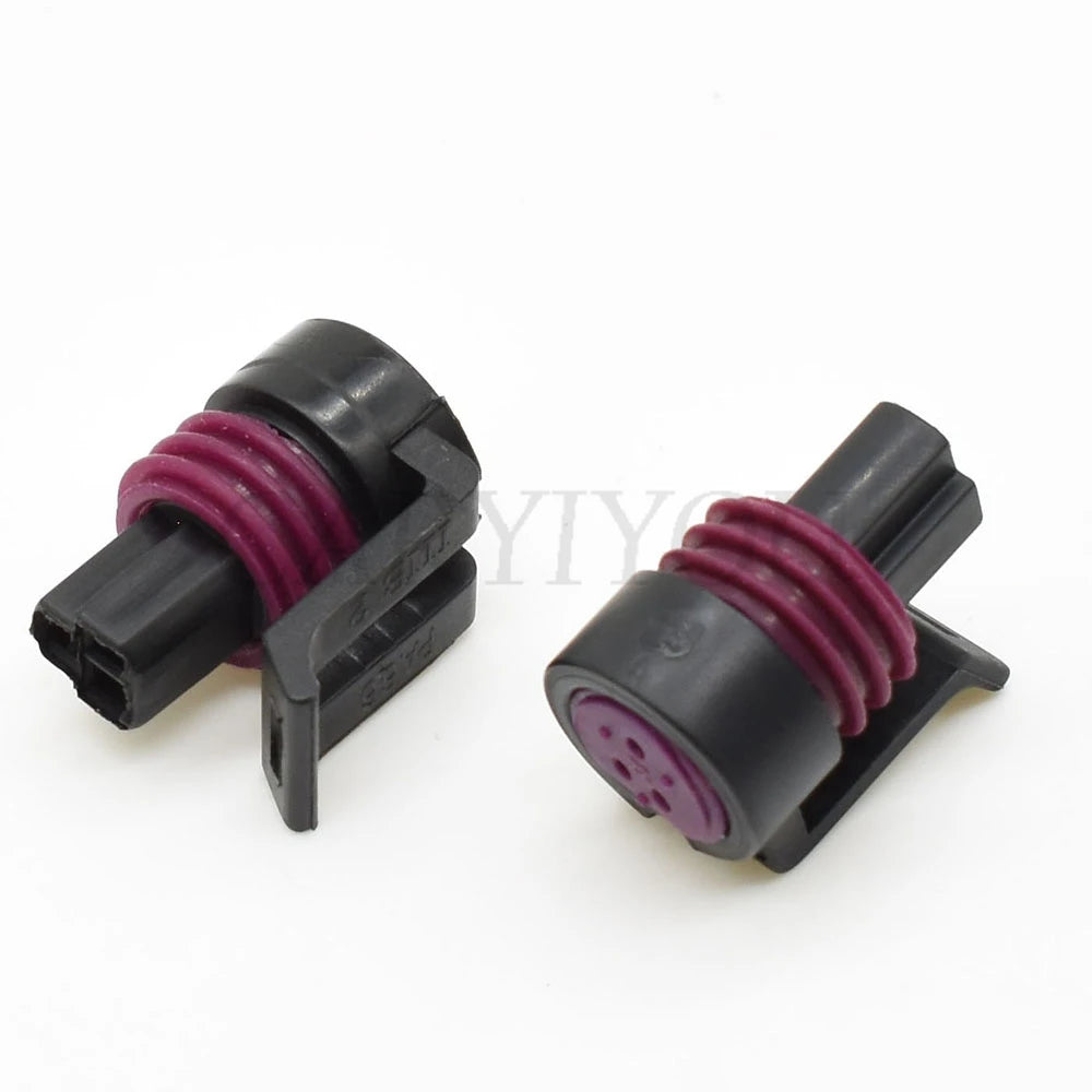 3-Pin male female waterproof automotive oil fuel pressure sensor connector 12110192 installed in car wiring harness showing proper connection