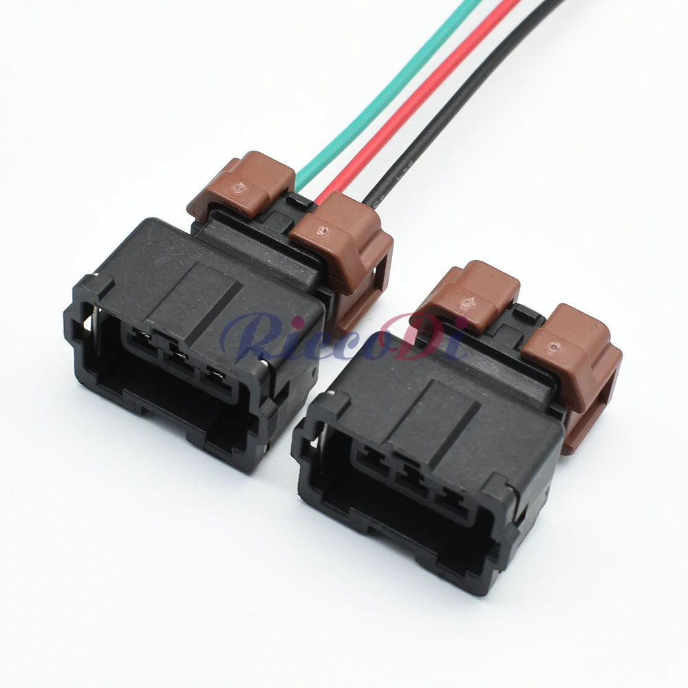 Waterproof housing structure of PB185-03026 3.5mm series female automotive connector plug with 15cm wires