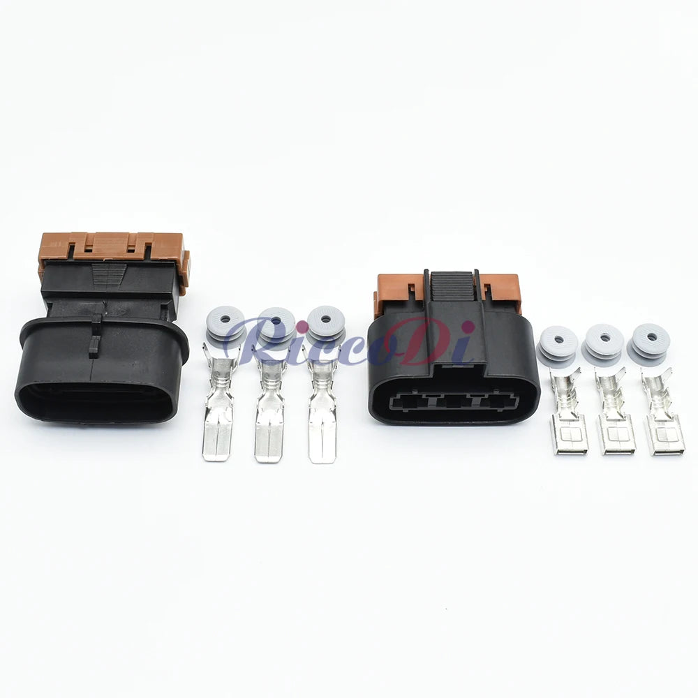 Terminal layout of PK series 3 hole high current automotive waterproof connector