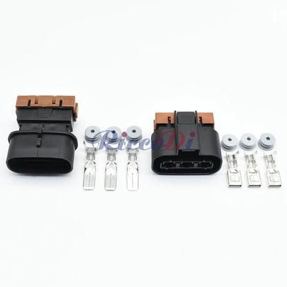 Terminal layout of PK series 3 hole high current automotive waterproof connector