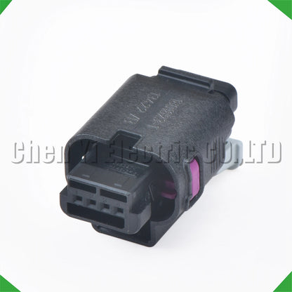 Automotive sensor connector for Renault
